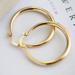 *NEW 18K Yellow Gold 1.5'' Round Hoop Earrings